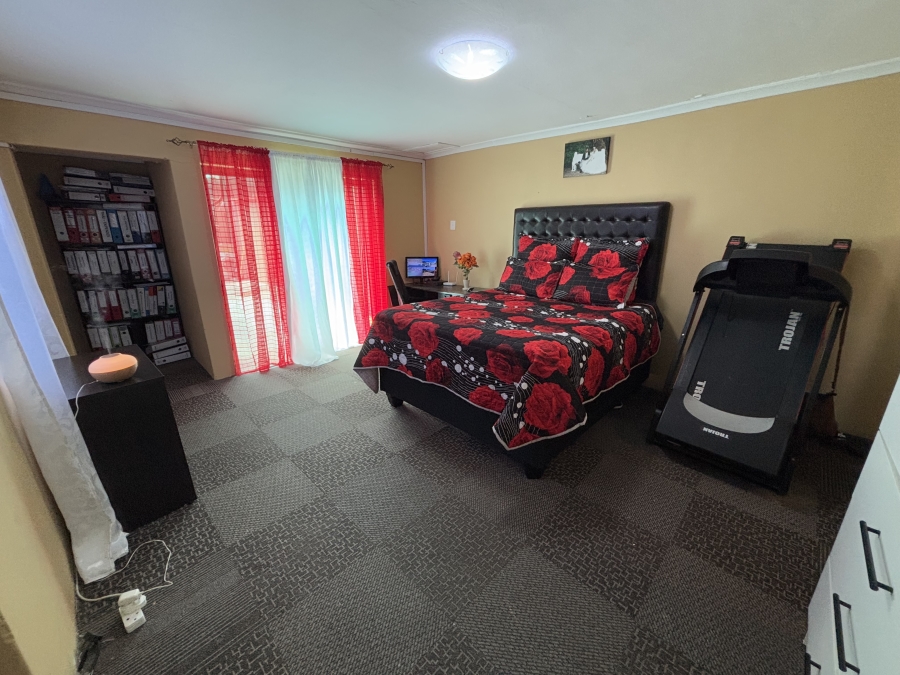 4 Bedroom Property for Sale in Colorado Park Western Cape